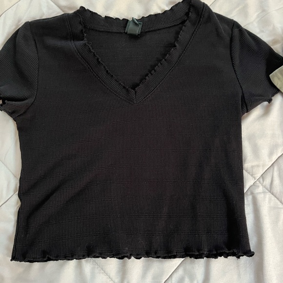 Crop T-Shirt bundle of four shirts - Picture 3 of 3